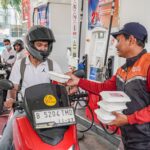 Pertamina Patra Niaga Bagikan 8.100 Porsi Makanan pada Hari Pelanggan Nasional